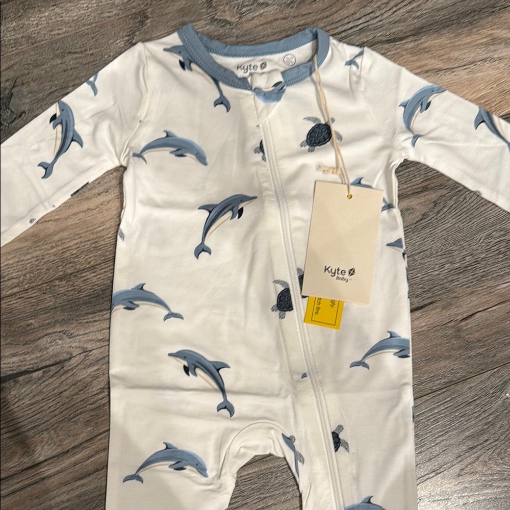 Kyte BABY White and Blue Dolphin Print Footie